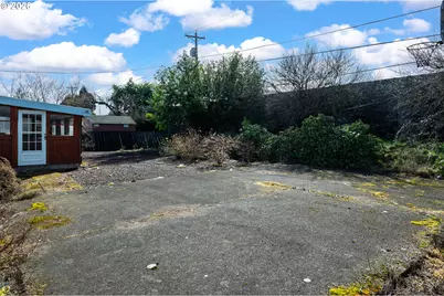 12340 NE Rose Pkwy, Portland, OR 97230 - Photo 37