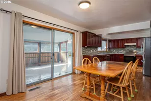 12340 NE Rose Pkwy, Portland, OR 97230 - Photo 11