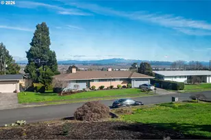 12340 NE Rose Pkwy, Portland, OR 97230 - Photo 3