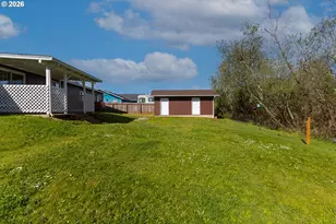 530 Robinhood Ave, Lakeside, OR 97449 - Photo 9