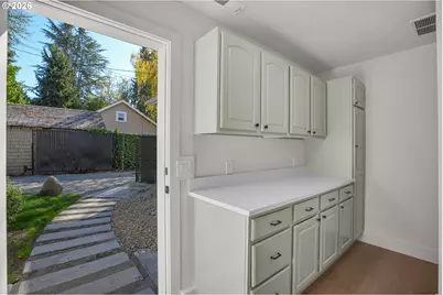 19510 SE Kay St, Milwaukie, OR 97267 - Photo 27
