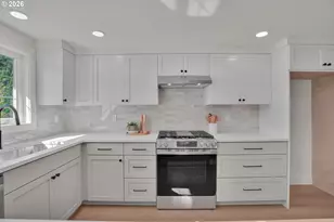 19510 SE Kay St, Milwaukie, OR 97267 - Photo 17
