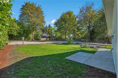 19510 SE Kay St, Milwaukie, OR 97267 - Photo 39