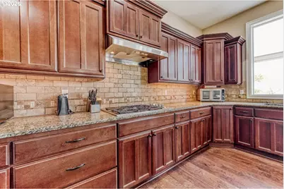 15411 NW Dominion Dr, Portland, OR 97229 - Photo 9