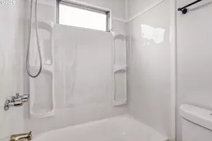 2300 SE 82nd Ave, Portland, OR 97216 - Photo 17