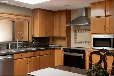 9320 SW 74th Ave, Portland, OR 97223 - Photo 9