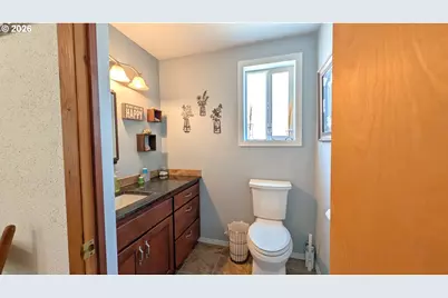 80235 E Hill Rd, Cottage Grove, OR 97424 - Photo 11