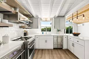 22645 SW Chapman Rd, Sherwood, OR 97140 - Photo 7