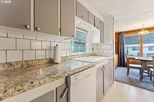 2681 SE River Rd, Hillsboro, OR 97123 - Photo 11