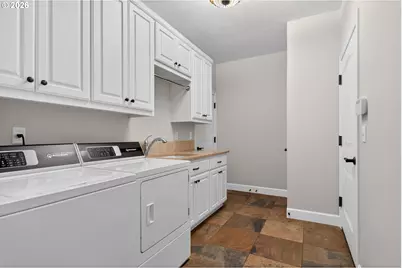 392 SW Dogwood Dr, Dundee, OR 97115 - Photo 19