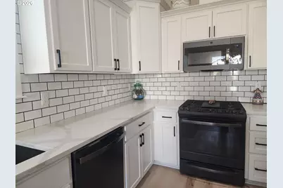 845 1st St, Gervais, OR 97026 - Photo 5