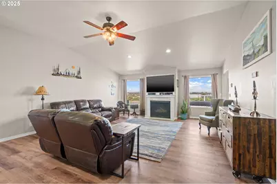 75077 W Oregon Ln, Irrigon, OR 97844 - Photo 3