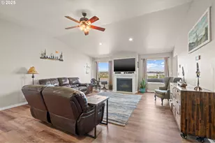 75077 W Oregon Ln, Irrigon, OR 97844 - Photo 3