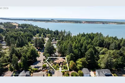 1180 Tideview Ter, Coos Bay, OR 97420 - Photo 21