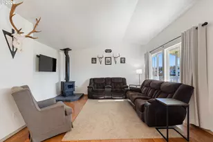 3500 Hawthorne Ln, Tillamook, OR 97141 - Photo 5