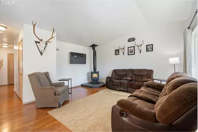 3500 Hawthorne Ln, Tillamook, OR 97141 - Photo 3