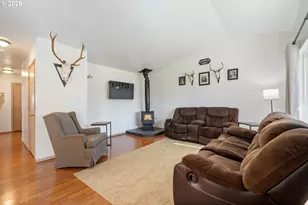 3500 Hawthorne Ln, Tillamook, OR 97141 - Photo 3