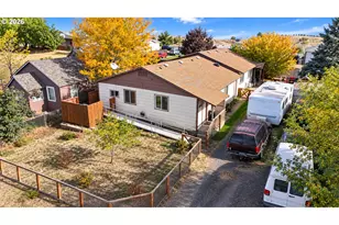 820 SW 14th St, Pendleton, OR 97801 - Photo 1