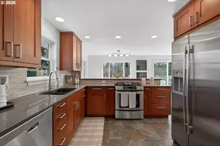 3226 SW Dolph Ct, Portland, OR 97219 - Photo 15