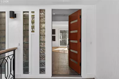 3226 SW Dolph Ct, Portland, OR 97219 - Photo 3