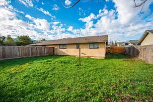 353 71st St, Springfield, OR 97478 - Photo 23