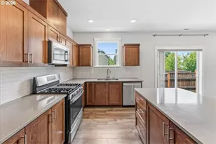 15254 NW Cosmos St, Portland, OR 97229 - Photo 11