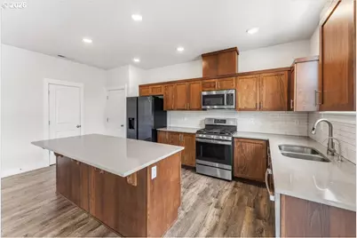 15254 NW Cosmos St, Portland, OR 97229 - Photo 9