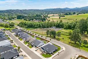 493 NW Crater Lk Dr, Dallas, OR 97338 - Photo 7