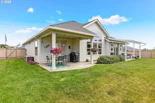 493 NW Crater Lk Dr, Dallas, OR 97338 - Photo 11