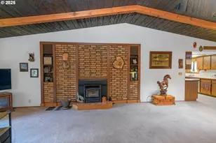 1931 Oak St, North Bend, OR 97459 - Photo 9