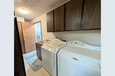 1931 Oak St, North Bend, OR 97459 - Photo 25