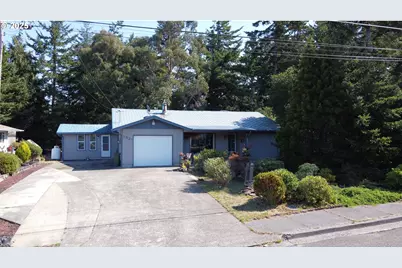 1931 Oak St, North Bend, OR 97459 - Photo 3