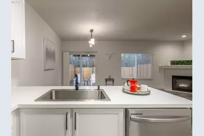 18067 SW Niks Dr, Beaverton, OR 97003 - Photo 5