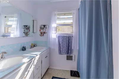 47866 W 1st St, Oakridge, OR 97463 - Photo 17