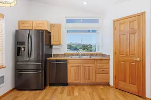 1001 NW Pacific Way, Waldport, OR 97394 - Photo 7