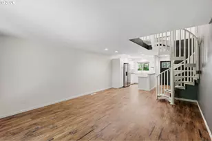 12054 N Jantzen Beach Ave, Portland, OR 97217 - Photo 11