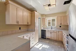 810 E 16th St, The Dalles, OR 97058 - Photo 9