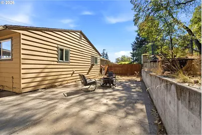 810 E 16th St, The Dalles, OR 97058 - Photo 31
