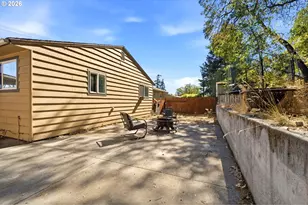 810 E 16th St, The Dalles, OR 97058 - Photo 31