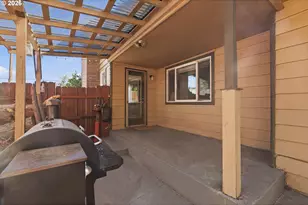 810 E 16th St, The Dalles, OR 97058 - Photo 29