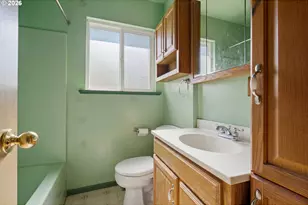 810 E 16th St, The Dalles, OR 97058 - Photo 17