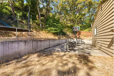 810 E 16th St, The Dalles, OR 97058 - Photo 33