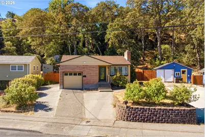 810 E 16th St, The Dalles, OR 97058 - Photo 1