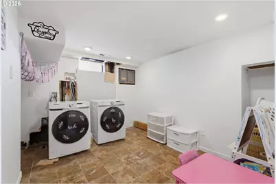 810 E 16th St, The Dalles, OR 97058 - Photo 13