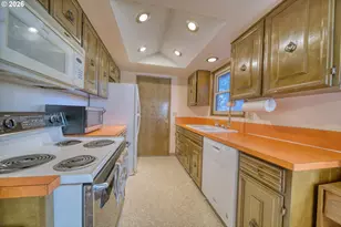 255 I St, Columbia City, OR 97018 - Photo 11