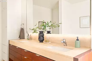 836 S Curry St, Portland, OR 97239 - Photo 23