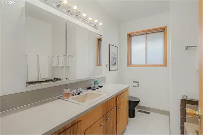 14045 NE Sacramento St, Portland, OR 97230 - Photo 17