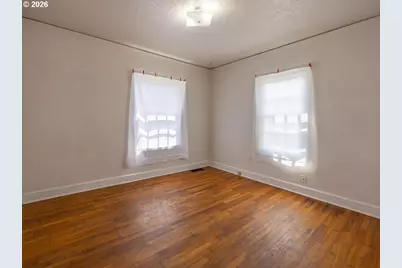 8005 SE Malden St, Portland, OR 97206 - Photo 9