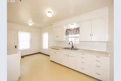 8005 SE Malden St, Portland, OR 97206 - Photo 5