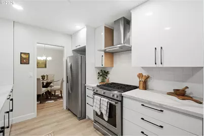 5555 SW Dover Ct, Portland, OR 97225 - Photo 13